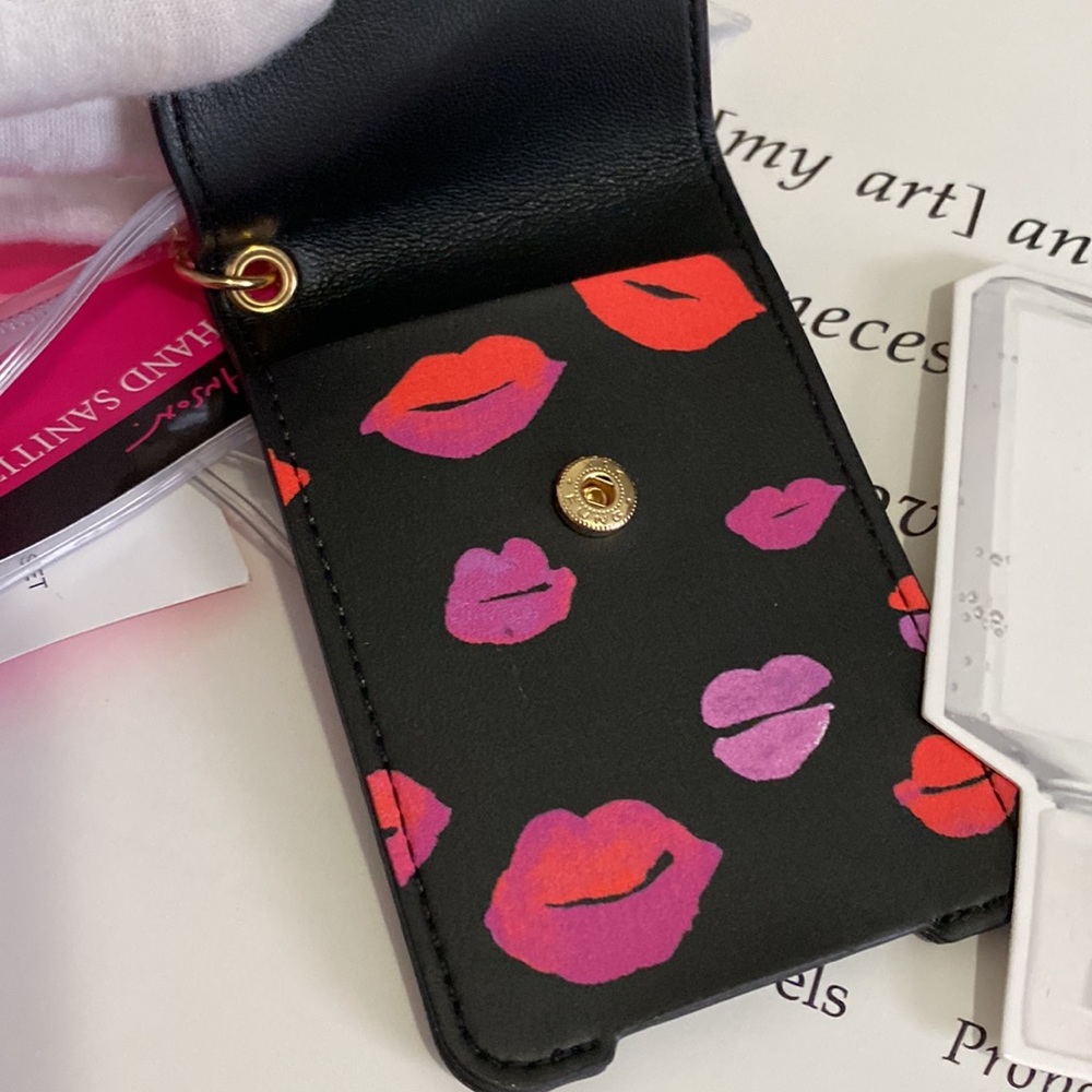 Betsy Johnson Accesories (WC) - Picture 3 of 6